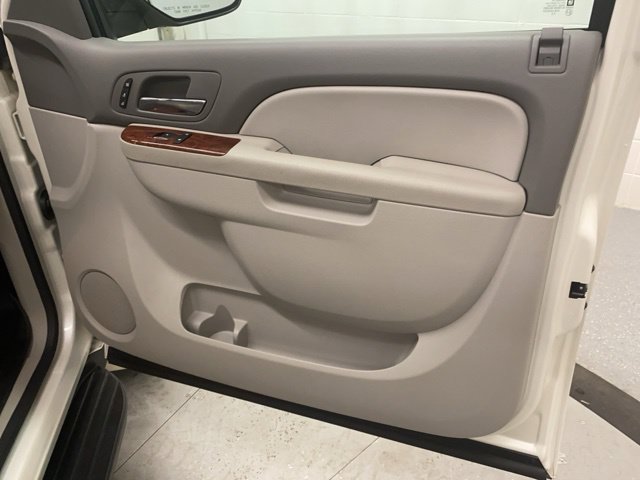 Used 2010 Chevrolet Avalanche LTZ AWD/4WD image 26