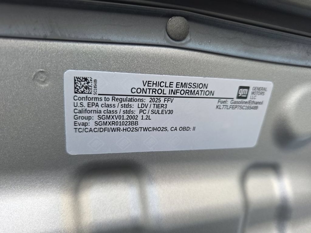 Used 2025 Chevrolet Trax LS FWD image 35