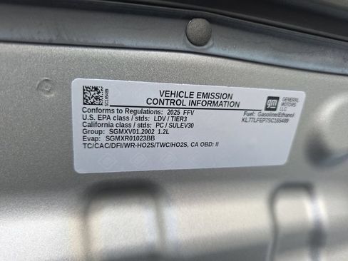 Used 2025 Chevrolet Trax LS FWD image 35