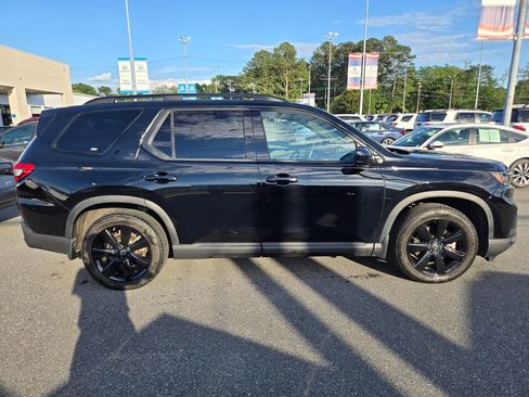 Used 2025 Honda Pilot Black Edition image 4