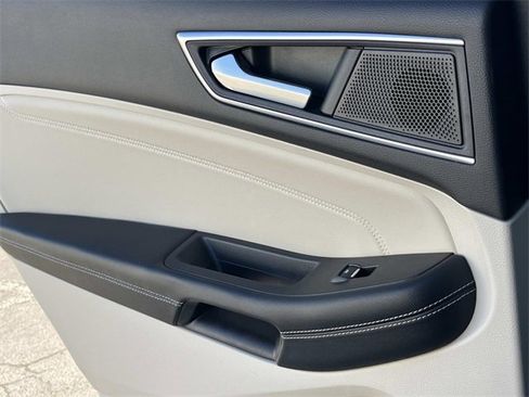 Used 2022 Ford Edge Titanium w/ Class II Trailer Tow Package image 20