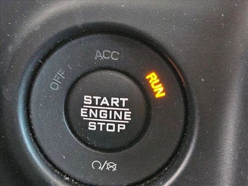 Used 2021 Jeep Gladiator Sport image 14