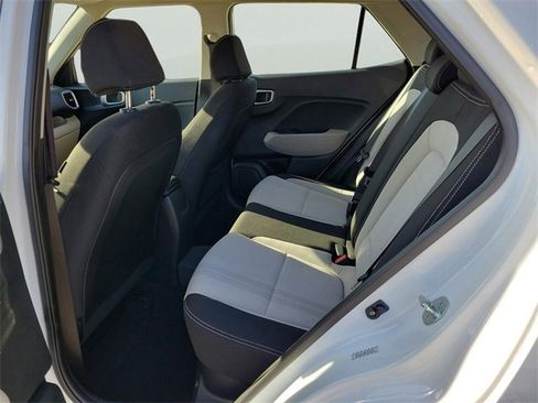 Used 2023 Hyundai Venue SEL image 9