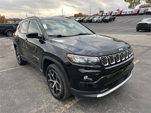 Used 2024 Jeep Compass Limited image 4