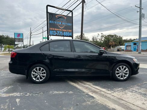 Used 2012 Volkswagen Jetta SE FWD image 2