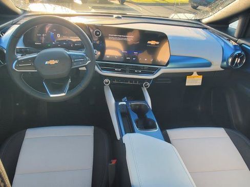 New 2026 Chevrolet Equinox EV LT image 22