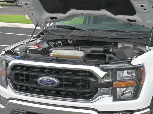 Used 2023 Ford F150 XLT AWD/4WD image 8