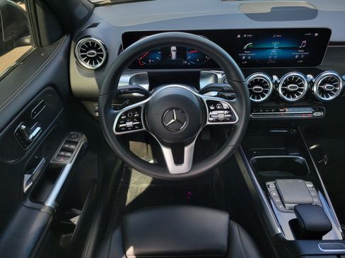 Used 2021 Mercedes-Benz GLB 250 image 16