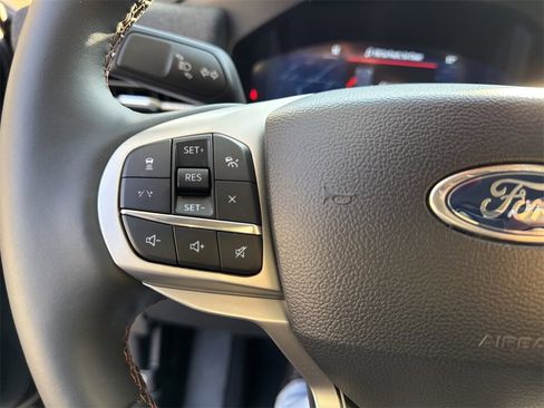 Used 2025 Ford Explorer Active image 19