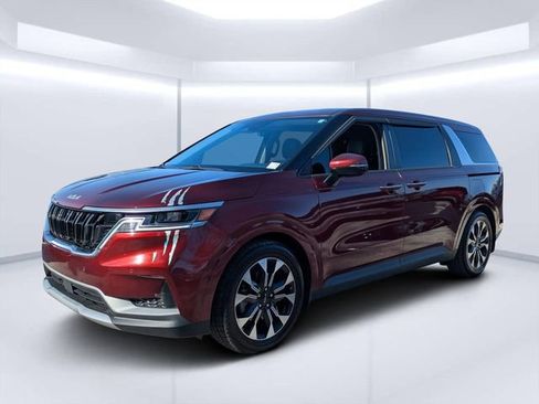 Used 2022 Kia Carnival EX image 8
