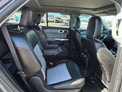 Certified 2022 Ford Explorer XLT w/ Equipment Group 202A AWD/4WD image 13