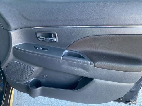 Used 2023 Mitsubishi Outlander Sport LE AWD/4WD image 47