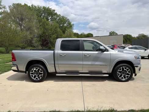 Used 2025 RAM 1500 Laramie AWD/4WD image 7