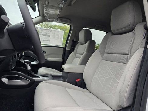 New 2025 Nissan Frontier SV w/ SV Convenience Package image 10