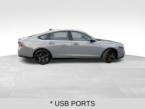 Used 2023 Honda Accord Sport image 6