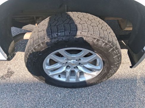 Used 2022 Chevrolet Silverado 1500 LT image 10