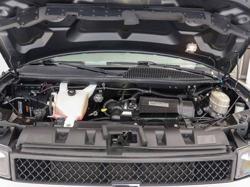 Used 2017 Chevrolet Express 3500 LT w/ LT Preferred Equipment Group image 24