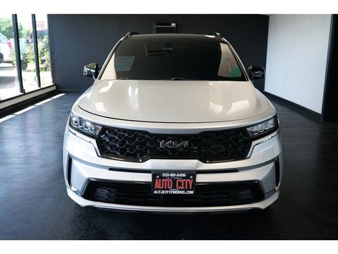 Used 2022 Kia Sorento EX w/ Panoramic Sunroof Package FWD image 2