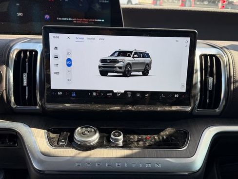 Used 2025 Ford Expedition Platinum w/ Platinum Ultimate Package AWD/4WD image 16