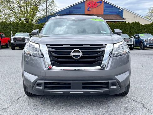 Used 2022 Nissan Pathfinder SV w/ SV Premium Package AWD/4WD image 4