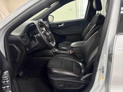 Used 2025 Ford Escape ST-Line Select AWD/4WD image 10