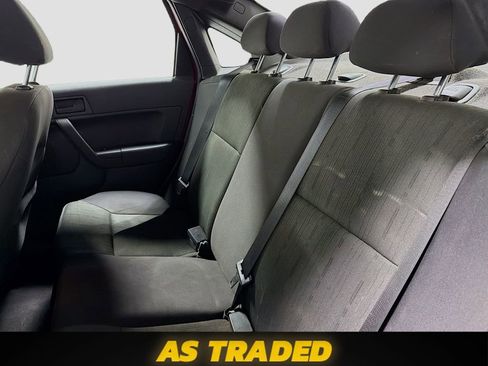 Used 2011 Ford Focus SE image 21