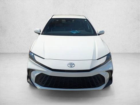 Used 2025 Toyota Camry SE FWD image 2