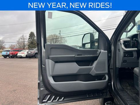New 2026 Ford F250 XL w/ XL Chrome Package image 12