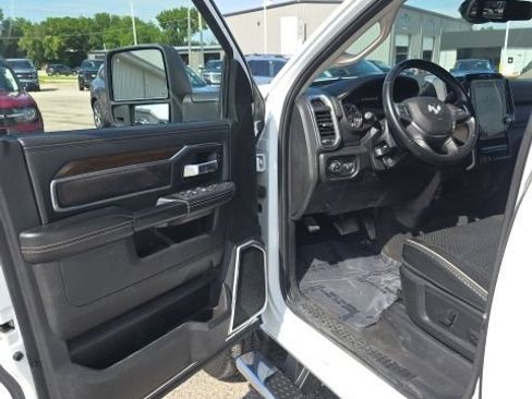 Used 2024 RAM 2500 Laramie AWD/4WD image 11