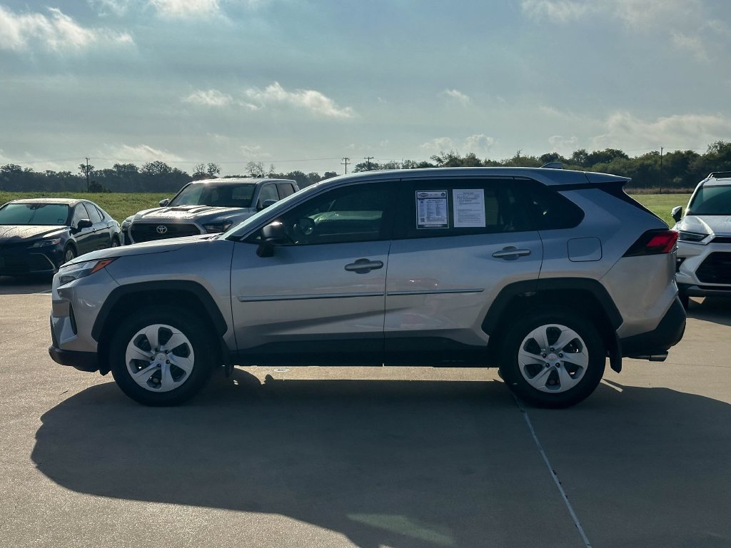 Used 2024 Toyota RAV4 LE FWD image 6