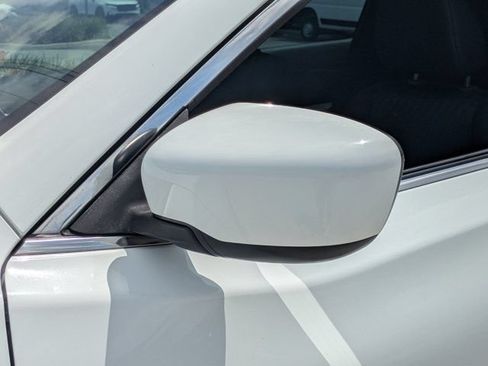 Used 2018 Nissan Rogue S FWD image 12