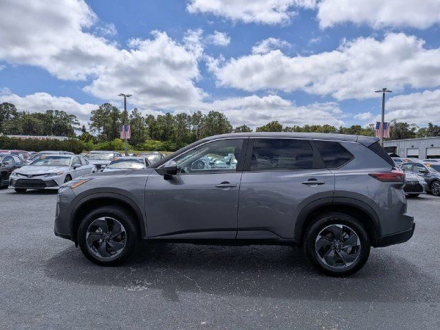 Used 2025 Nissan Rogue SV AWD/4WD image 6
