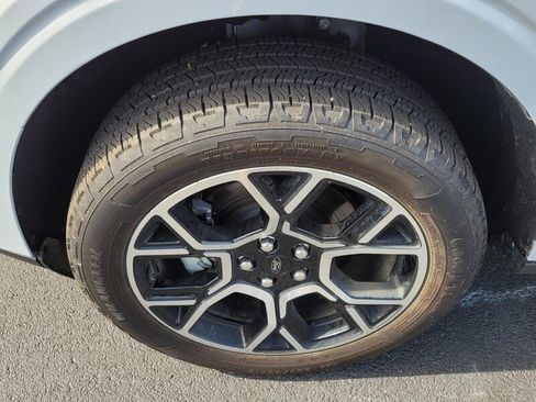 Used 2025 Ford Maverick Lariat image 14