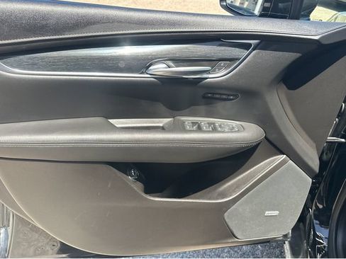 Certified 2022 Cadillac XT5 Premium Luxury FWD image 8
