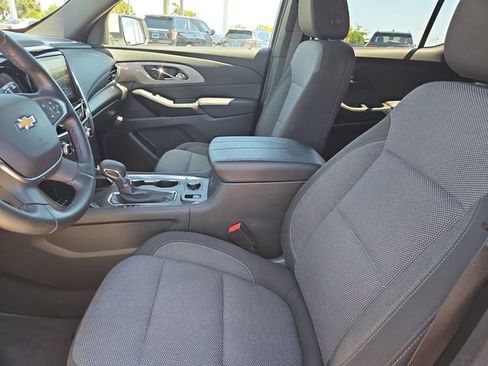 Used 2023 Chevrolet Traverse LT FWD image 17