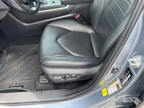 Used 2020 Toyota Highlander XLE FWD image 6