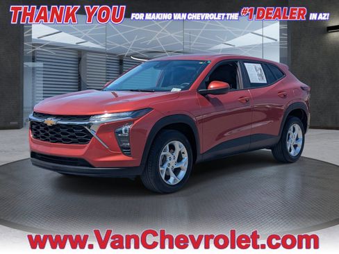 Certified 2024 Chevrolet Trax LS w/ LS Convenience Package FWD image 1