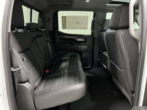 New 2026 GMC Sierra 1500 SLT image 26