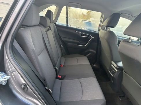 Used 2022 Toyota RAV4 XLE image 13