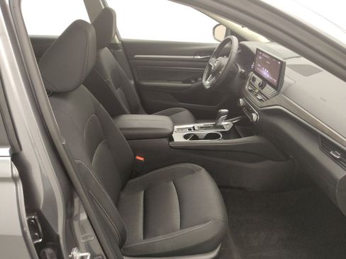 Used 2023 Nissan Altima 2.5 SV w/ SV Premium Package FWD image 21