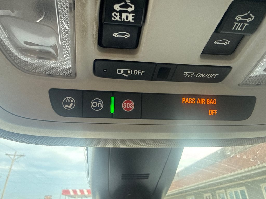 Used 2019 Chevrolet Traverse Premier w/ Driver Confidence II Package FWD image 38