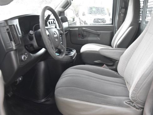 Used 2017 GMC Savana 2500 image 11