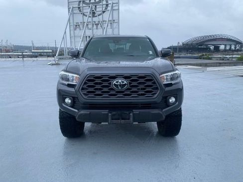 Used 2021 Toyota Tacoma TRD Off-Road AWD/4WD image 3