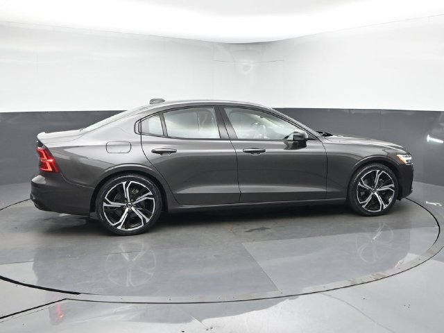 Used 2024 Volvo S60 B5 Plus w/ Climate Package AWD/4WD image 9