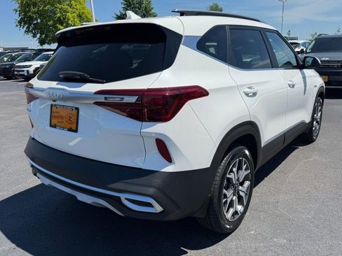Used 2022 Kia Seltos EX AWD/4WD image 3