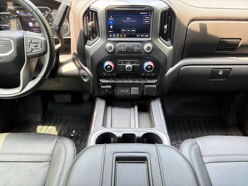 Used 2022 GMC Sierra 1500 Denali w/ Driver Alert Package II AWD/4WD image 18