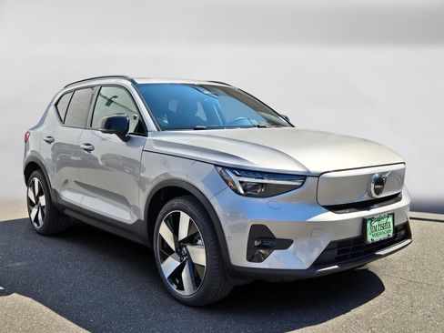 Certified 2023 Volvo XC40 Recharge Ultimate AWD/4WD image 7
