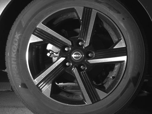 Used 2025 Nissan Sentra SV FWD image 15