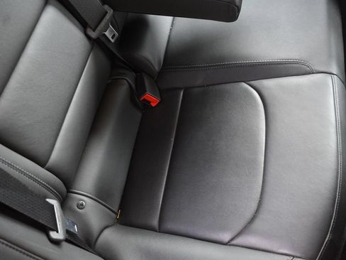 Used 2018 Chevrolet Cruze Premier FWD image 28
