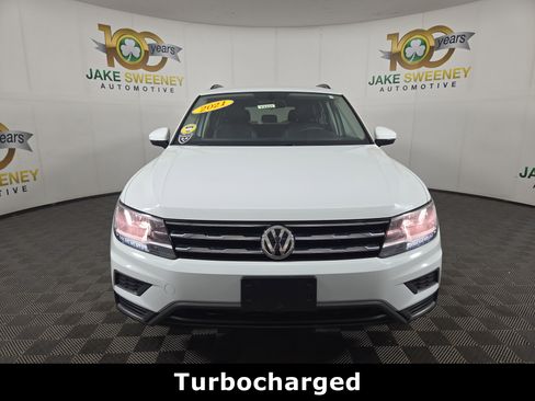 Used 2021 Volkswagen Tiguan SE image 2